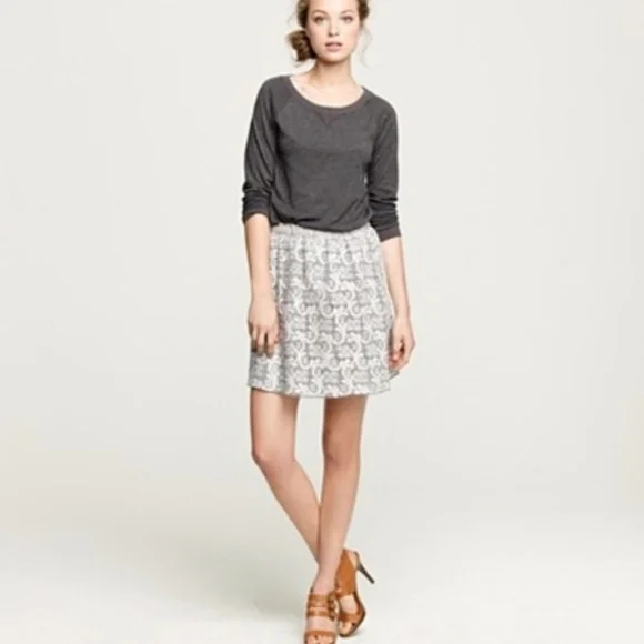 🌟 J.Crew Heather Lace Mini Skirt, Size 4, Green - Picture 2 of 9